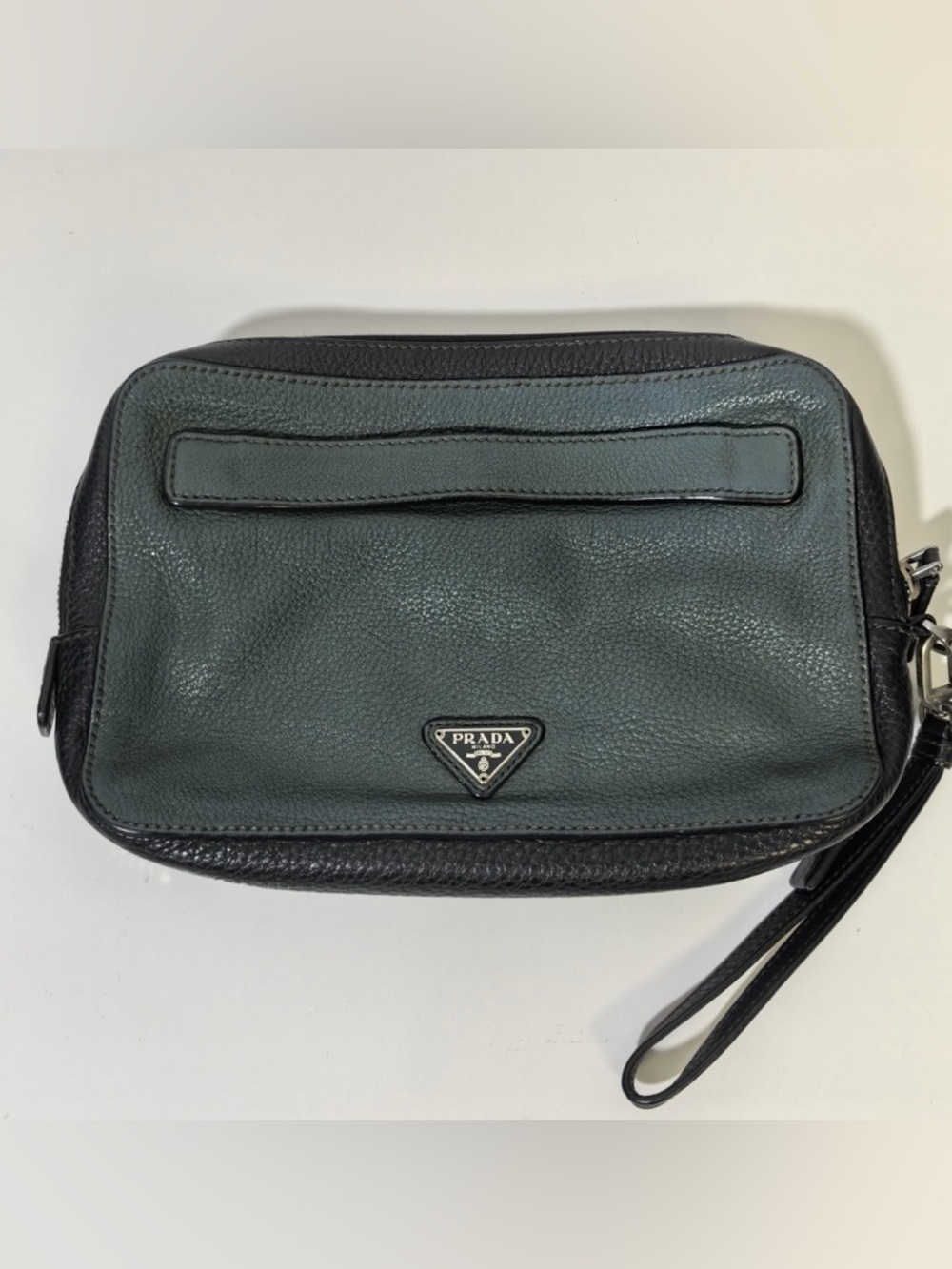 Pre-Owned Prada Green and Black Grained Leather Clutch Bag with Wrist Strap